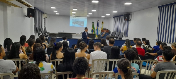 REALIZAÇÃO DO CURSO DE ORATÓRIA NO PLENÁRIO DA CÂMARA MUNICIPAL DE TEIXEIRÓPOLIS